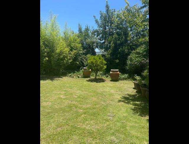 5 BEDROOM HOUSE FOR SALE IN LADYBRAND